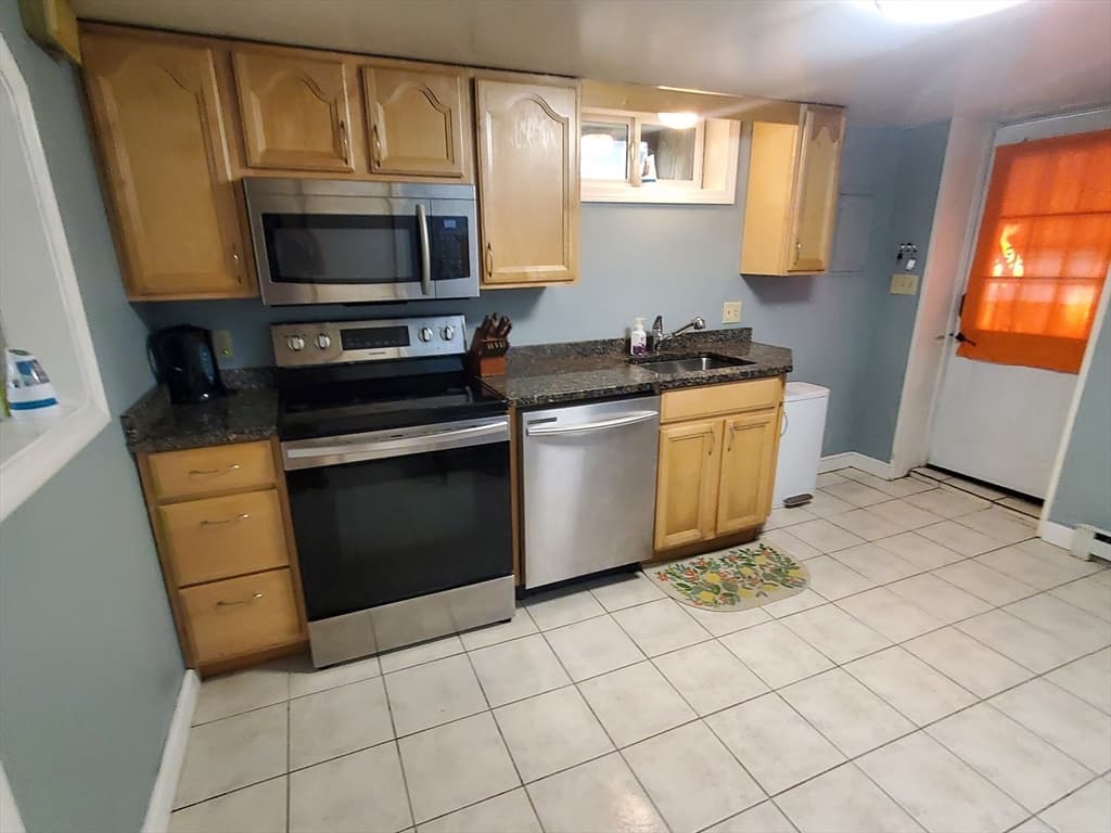 14 Monument St #B photo 4