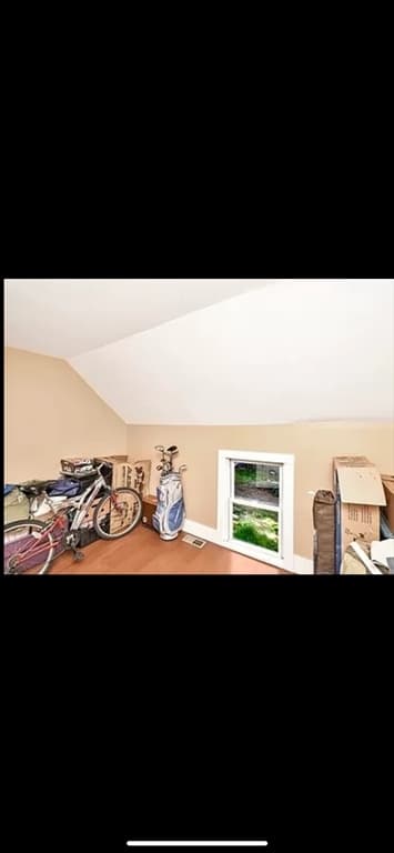 252 Somerset Ave photo 4