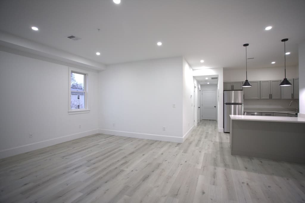 8 Oakhurst St #6 photo 3
