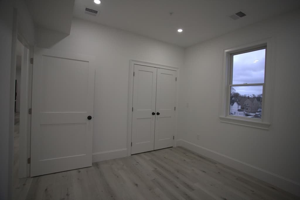 8 Oakhurst St #6 photo 5