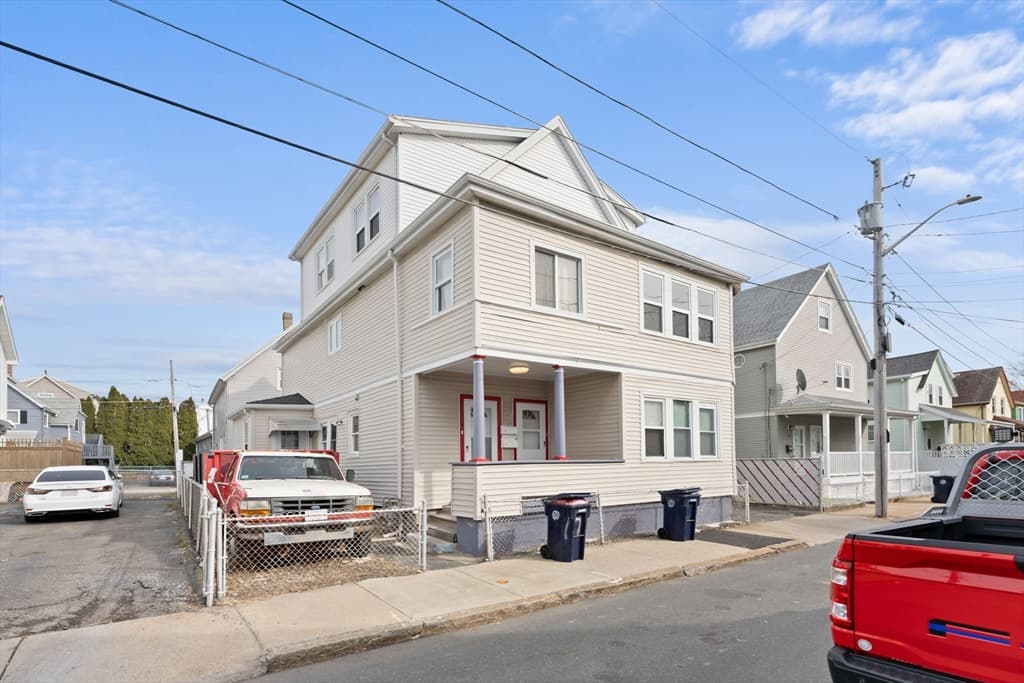 19 Heath St photo 2