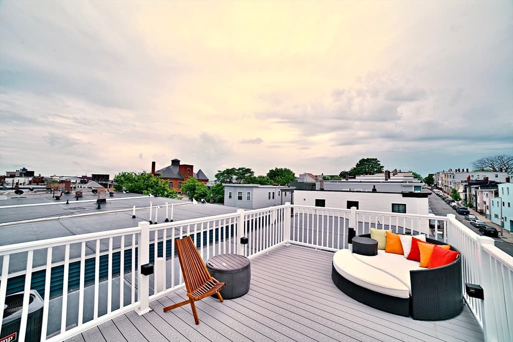 4 Shelby St #3