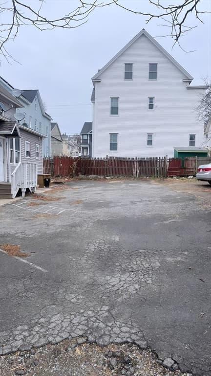 27 Bourne St photo 3