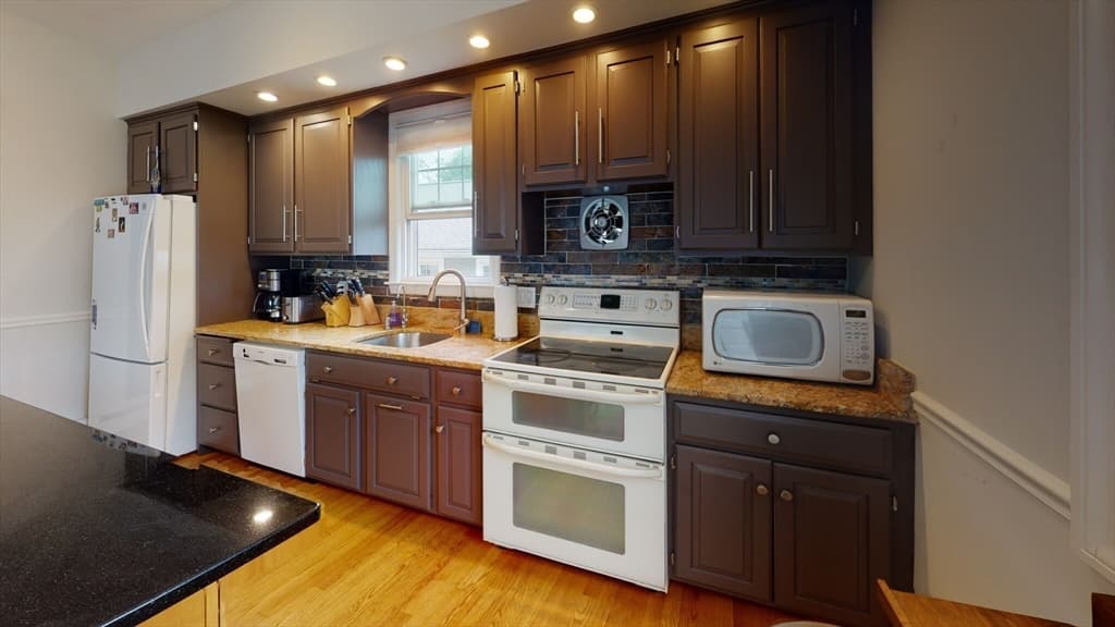 20 Oakland St #20