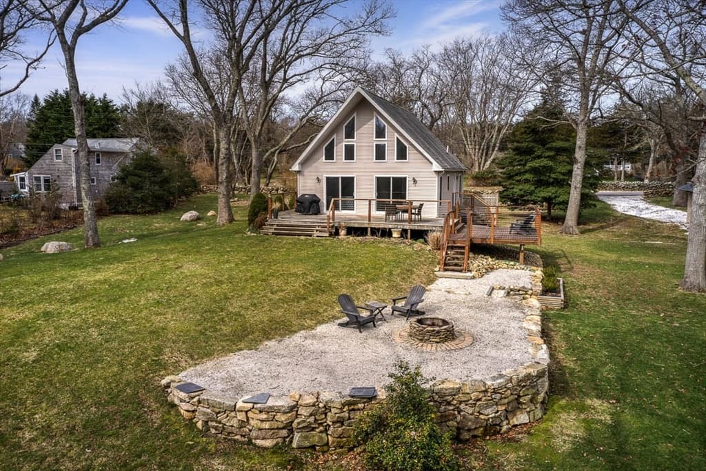 1614 Drift Road #A photo 2