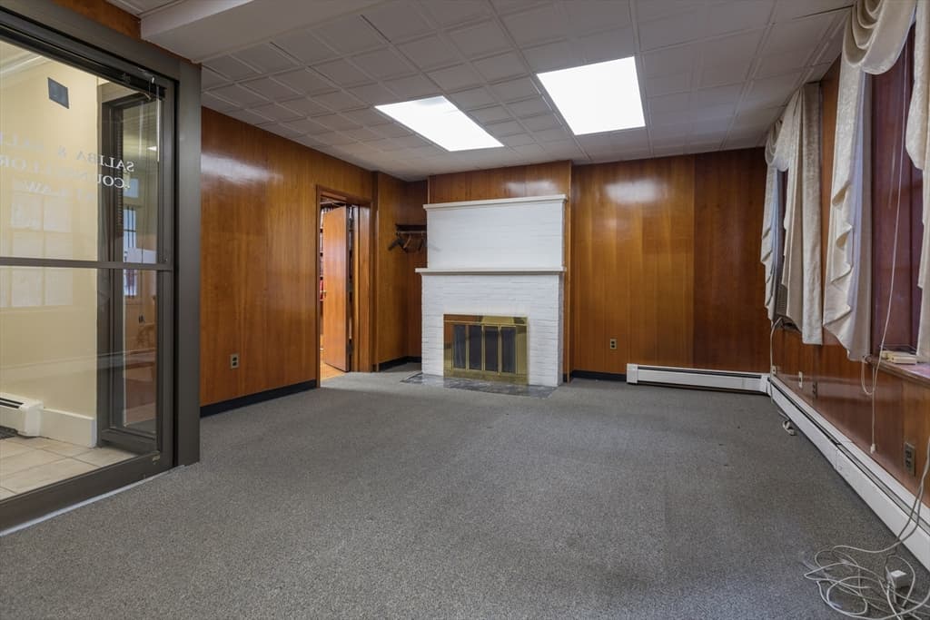 4 Derne St #A photo 5
