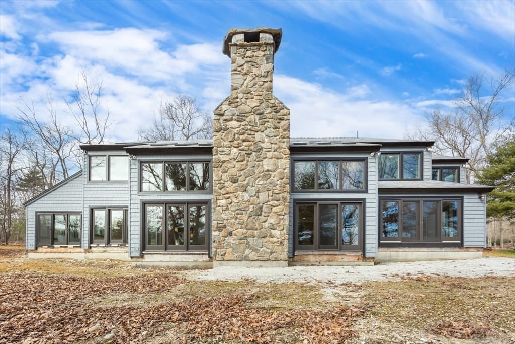 355 Pond St