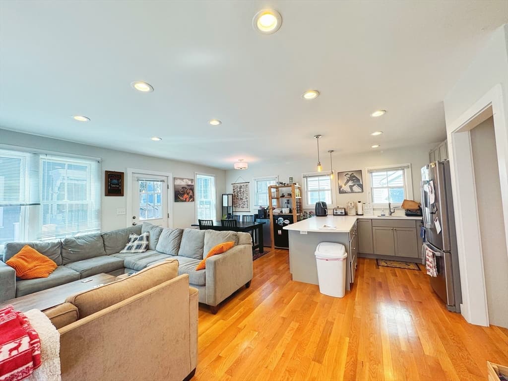 194 Franklin St #2 photo 3
