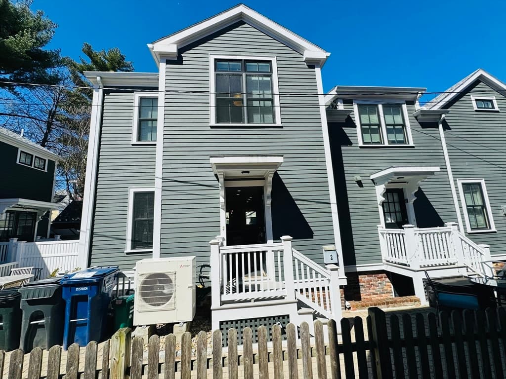 194 Franklin St #2