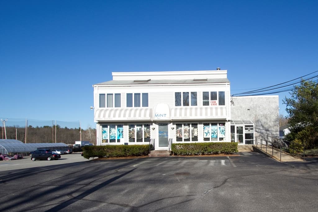 325 Main St