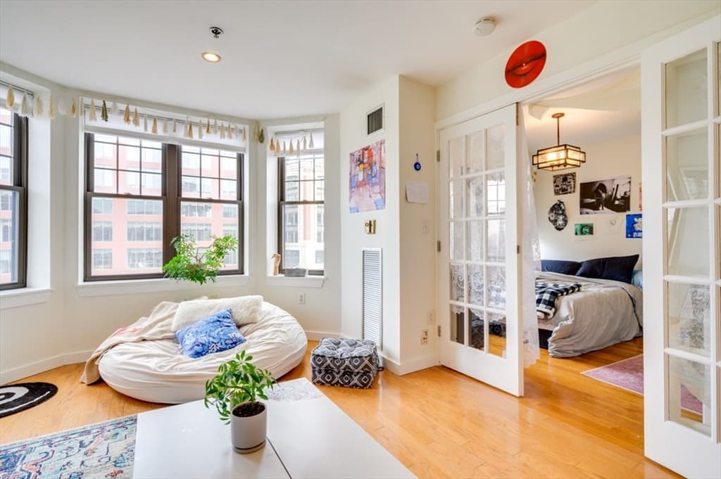 534 Commonwealth Ave #3B photo 5