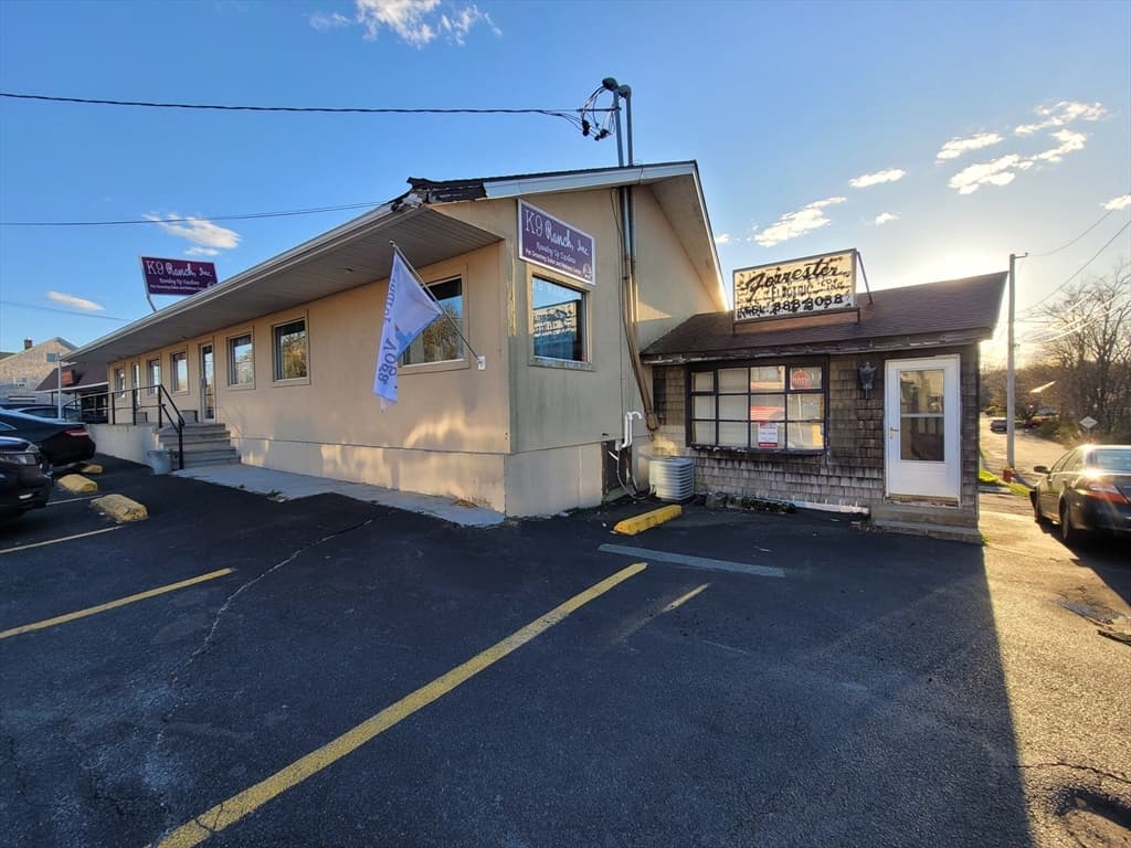 9 N Main St