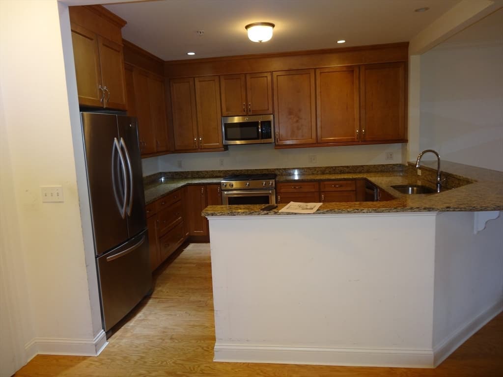 39 Taylor Drive #2007 photo 3