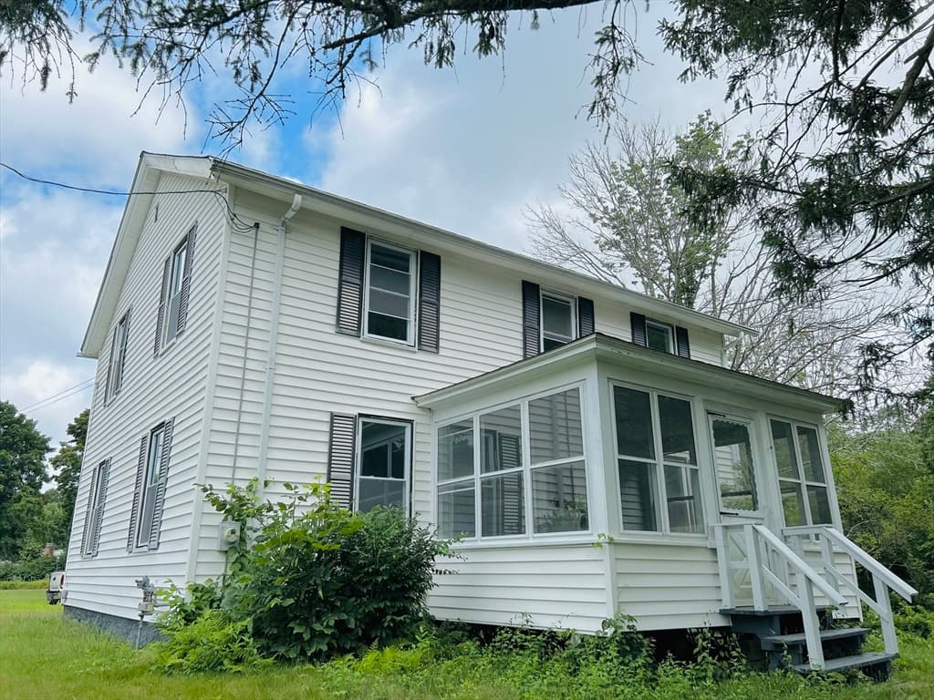 162 Blackstone Street photo 2