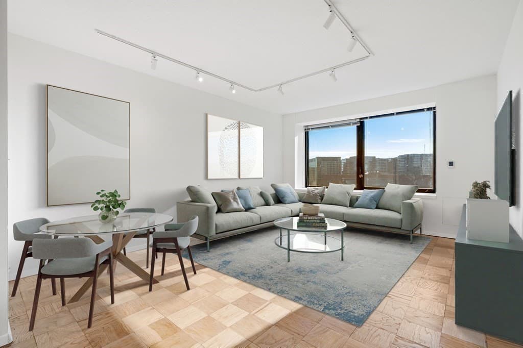 85 E India Row #16D