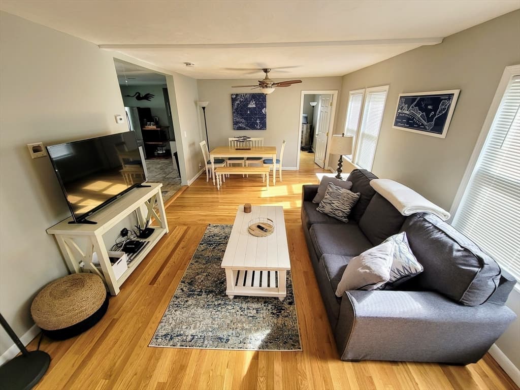 9 Maple Ln (30+ Day Stay) #$4.5k-8.25k