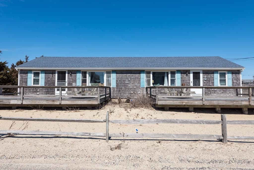 10-12 Leeward photo 3