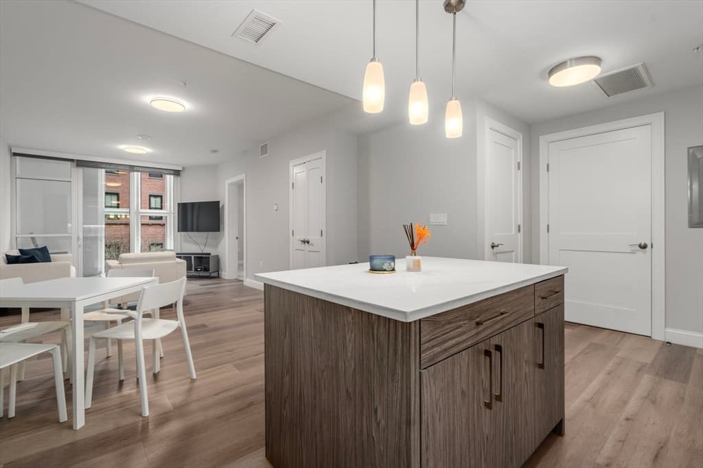 771 Harrison Avenue #202 photo 3