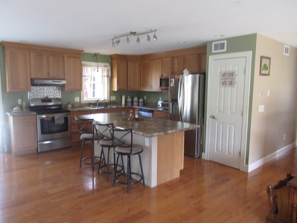 144 West Street photo 3