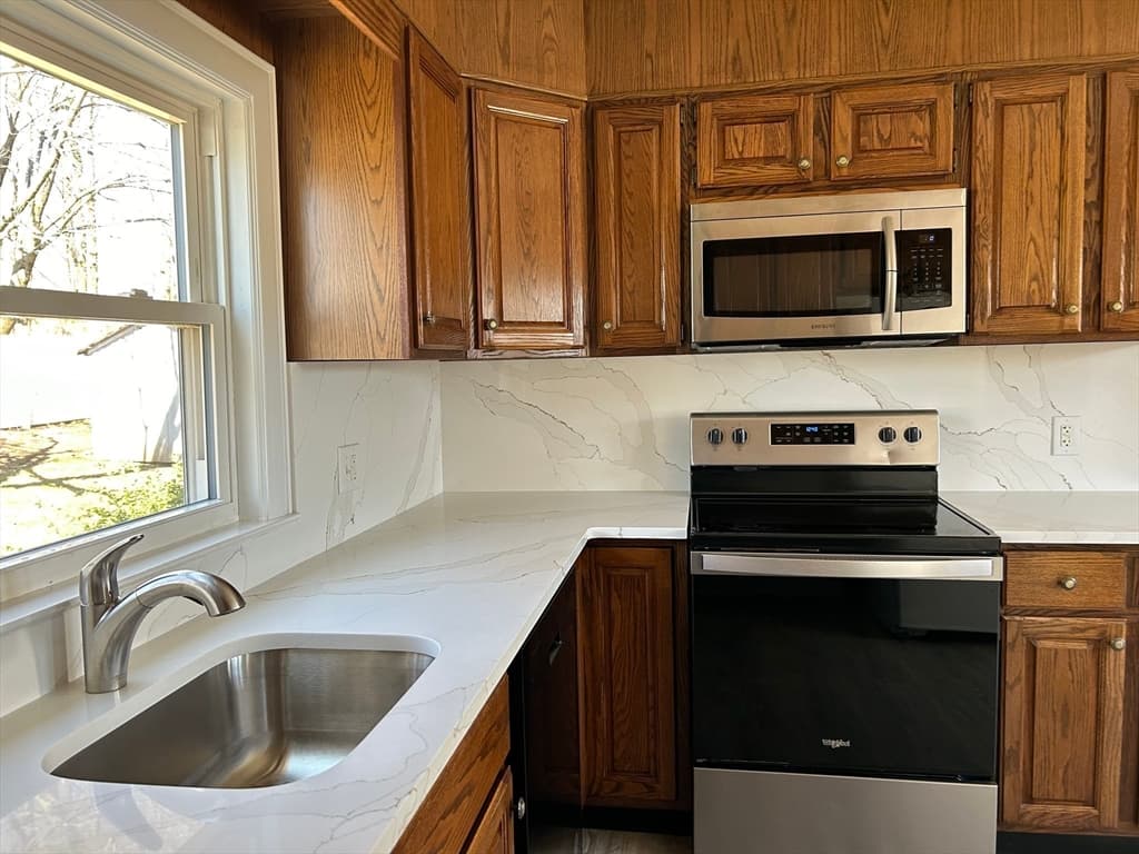 12 Milliken Ave photo 3