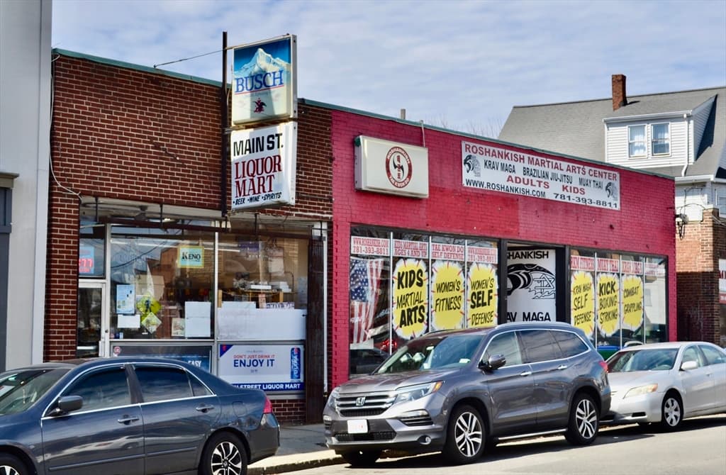393 Main St