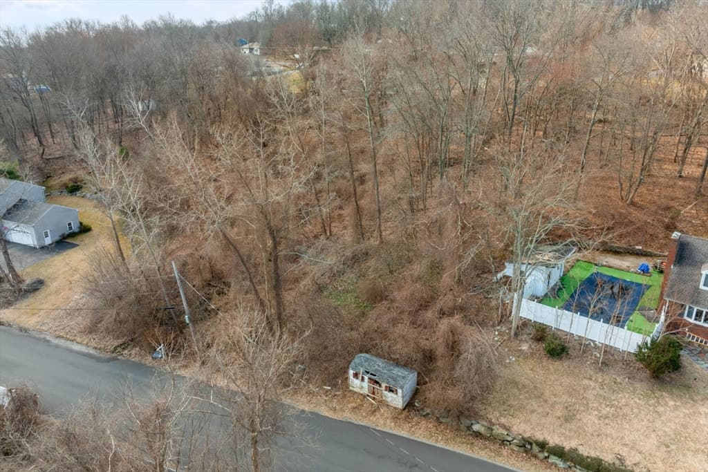 210 Brook Street photo 5