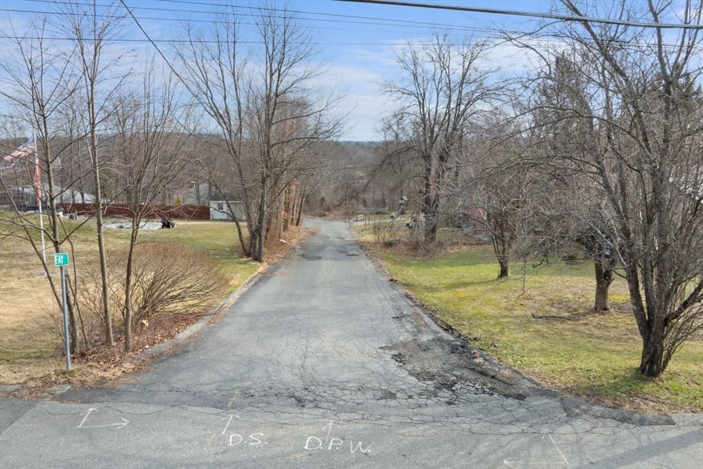 40 Fay Lane photo 2