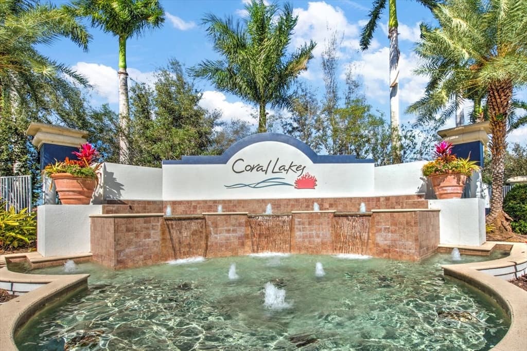 2492 Sawgrass Lake Ct