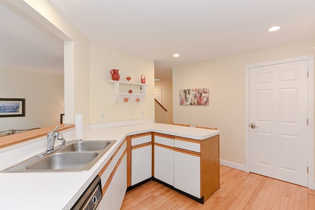 32 Southcliff Dr #END photo 5
