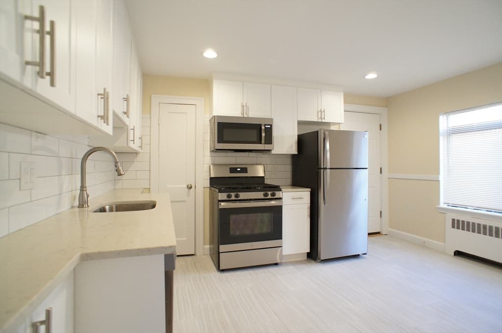 425 Newport Ave #2 photo 2