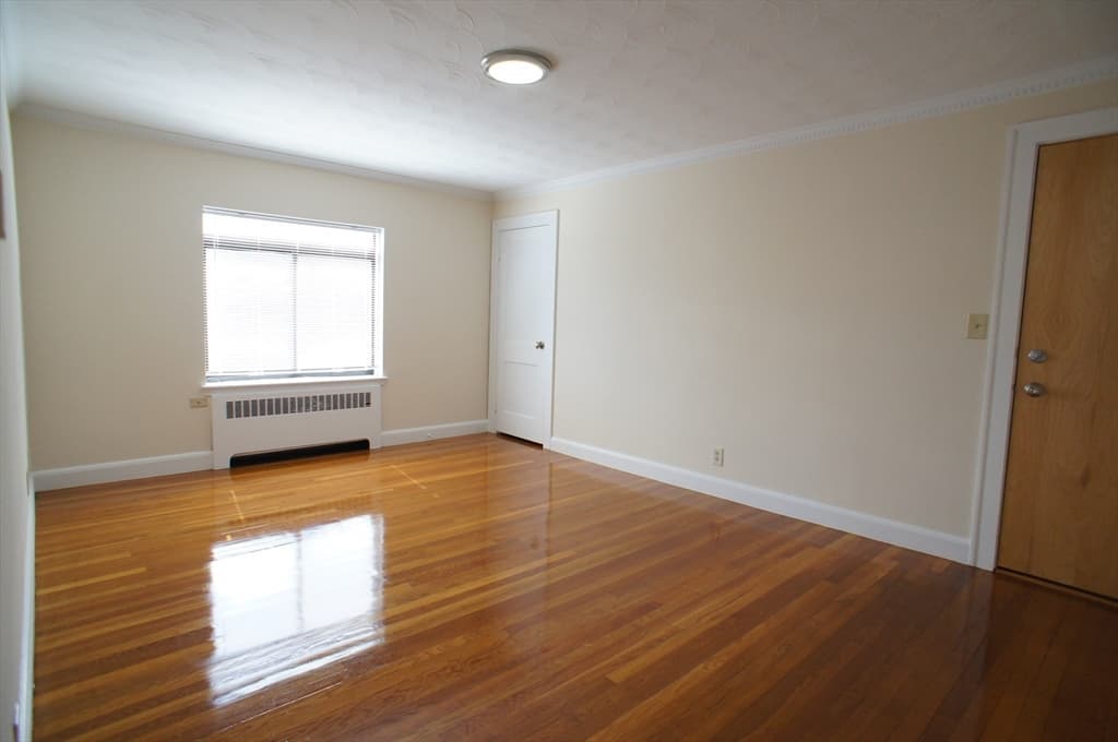 425 Newport Ave #2 photo 3
