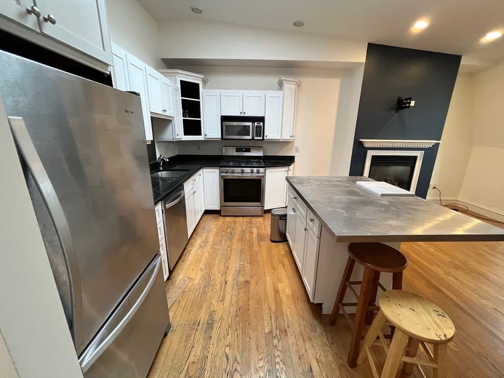 476 Massachusetts Ave #5 photo 2