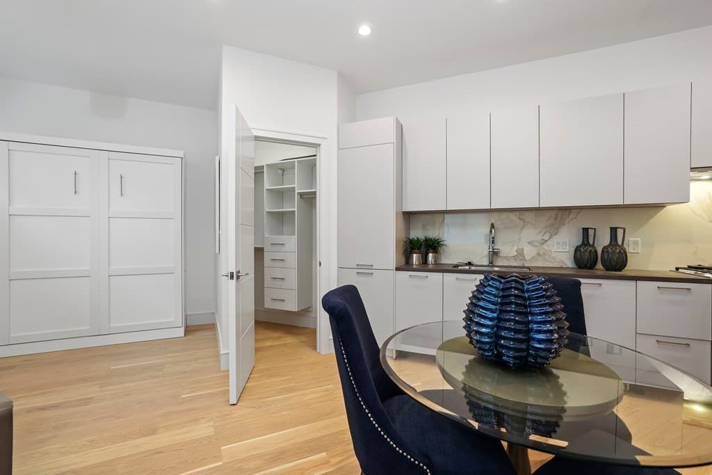 111 Marion St #1 photo 3