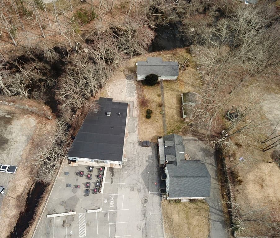 8 Grove St photo 5