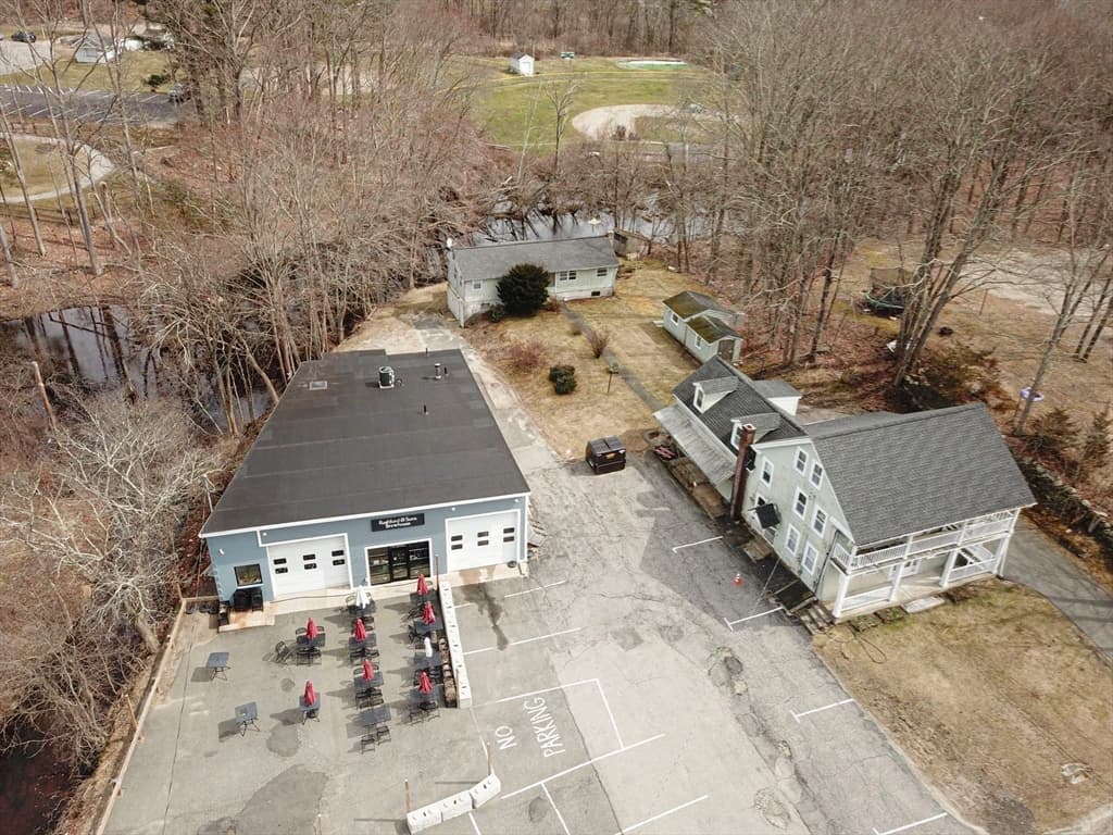 8 Grove St photo 4