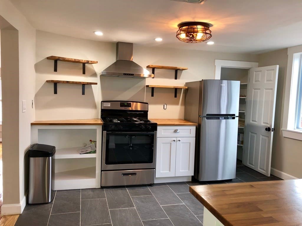 40 W Eagle St #3