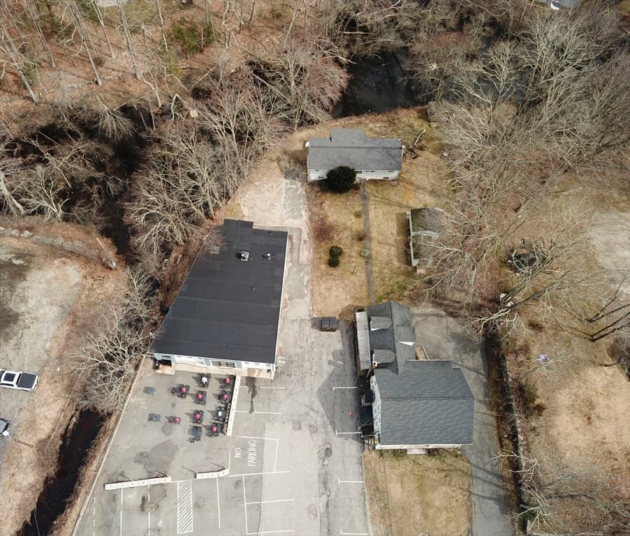 8 Grove St photo 4