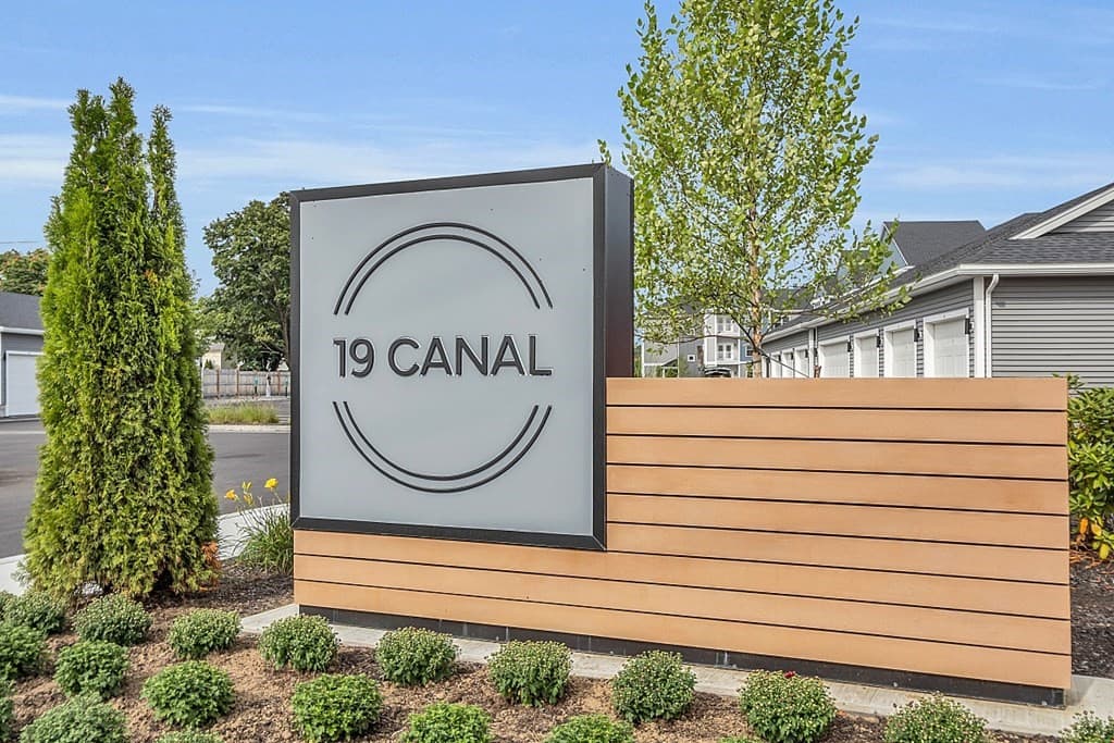 19 Canal #213
