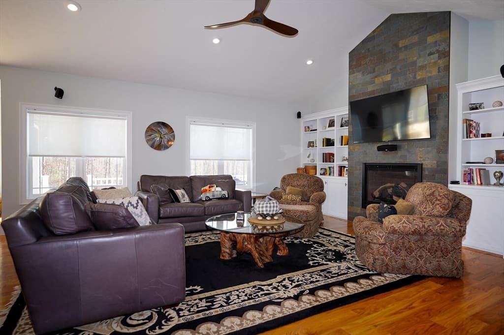 52 Harwood St. photo 5