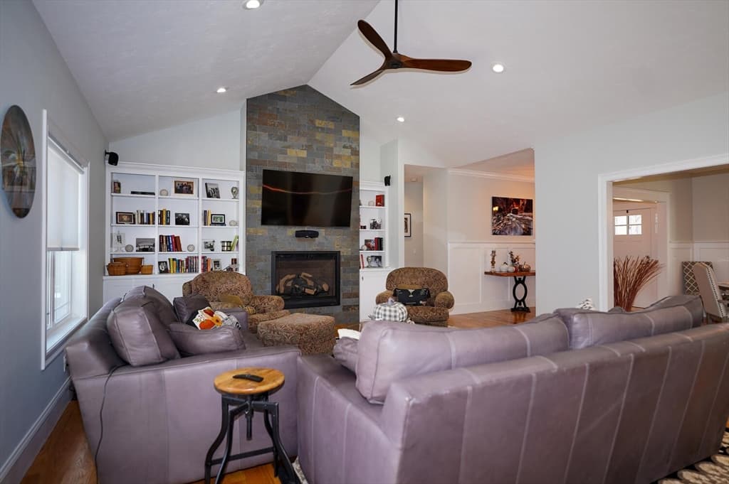 52 Harwood St. photo 4
