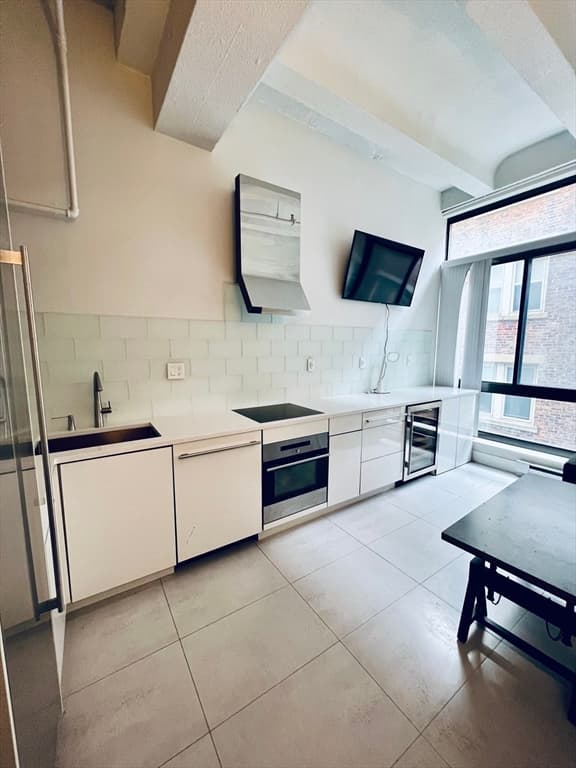 12 Stoneholm St #315 photo 2