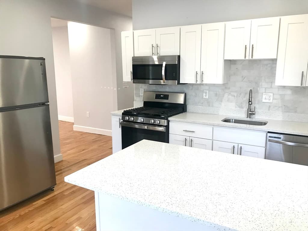 130 Boston St #2 photo 2