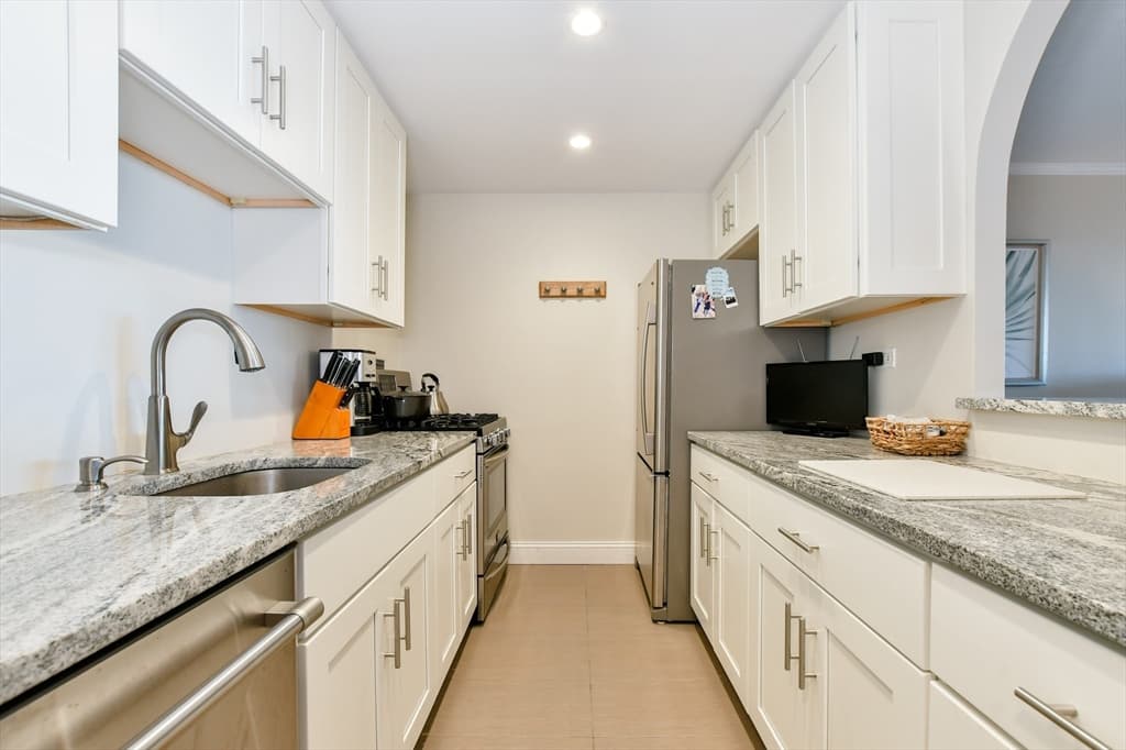 8 Whittier Pl #11B photo 3