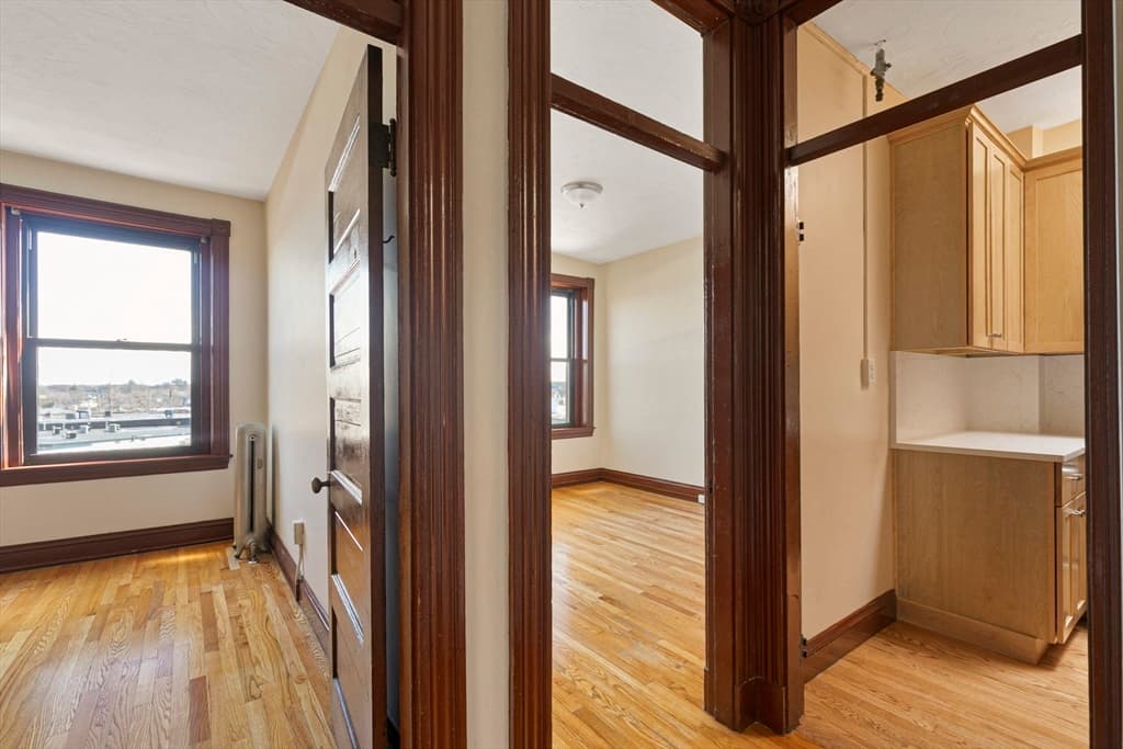 648 Washington St #24 photo 5