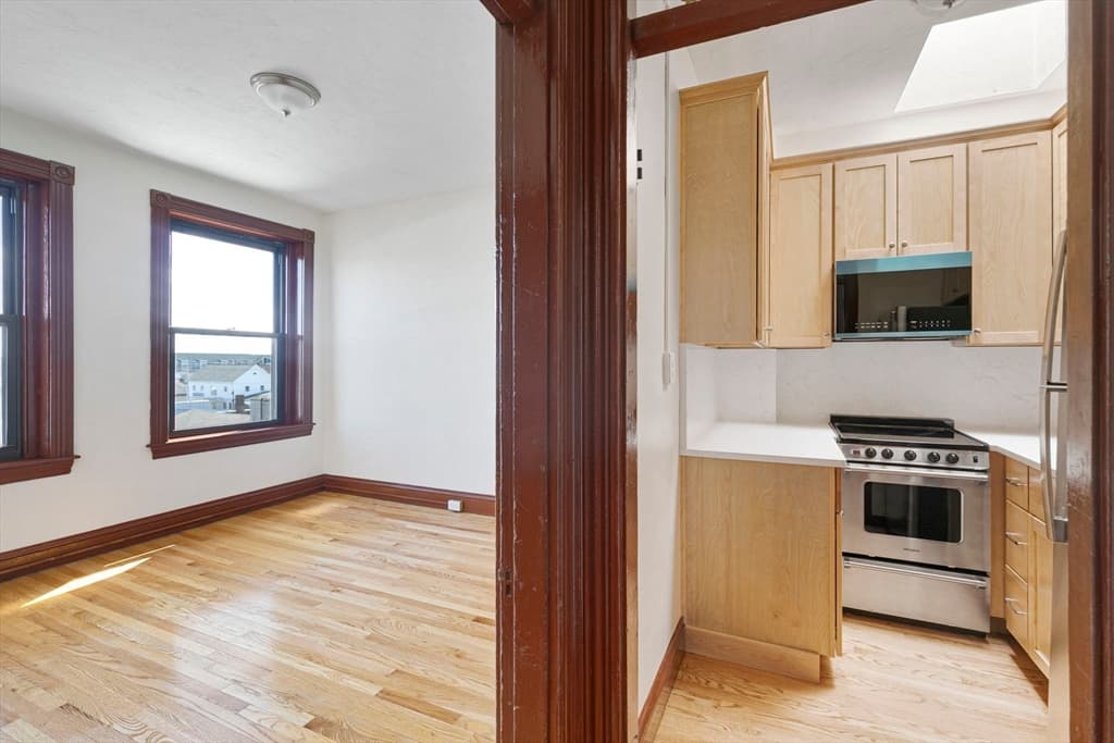 648 Washington St #24 photo 4