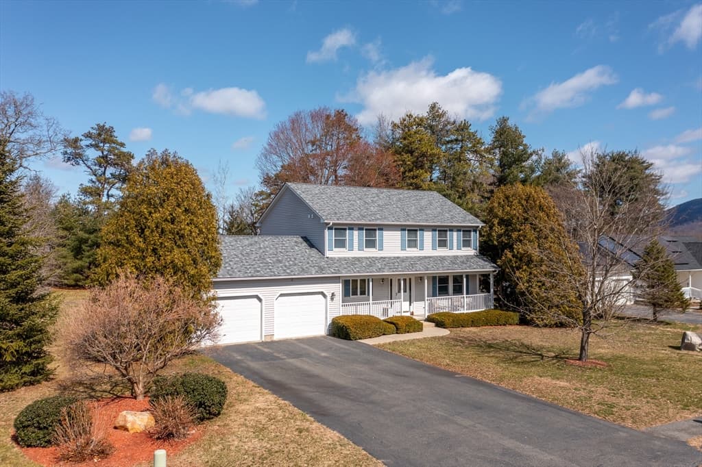14 Laurel Dr photo 3
