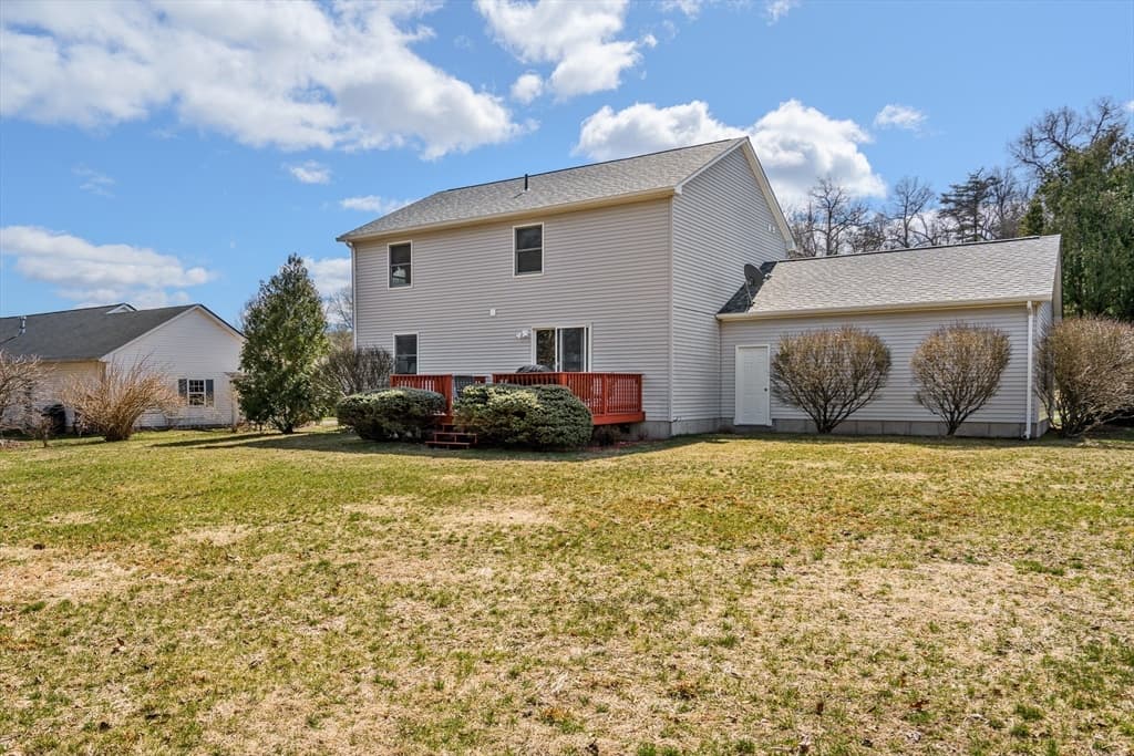 14 Laurel Dr photo 4