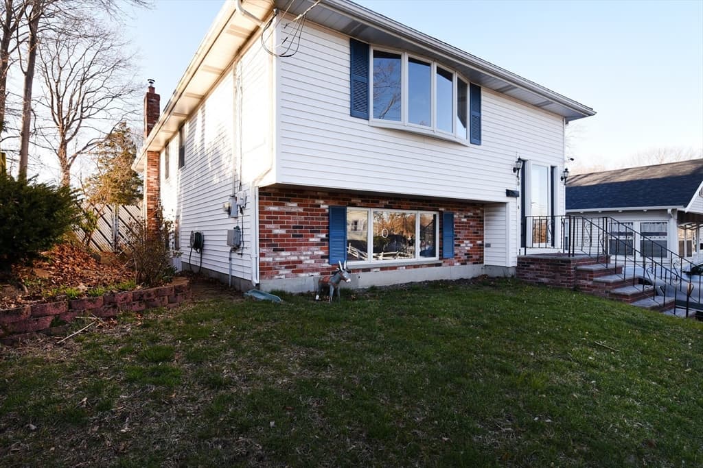 90 Beechwood Rd photo 3