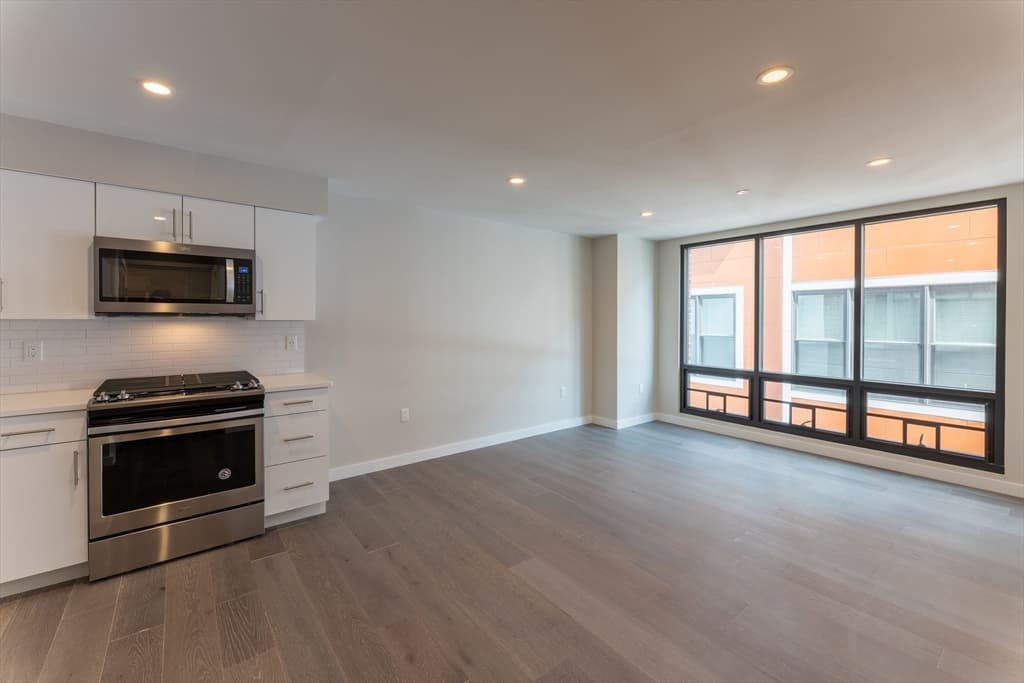 244 Hanover St #530