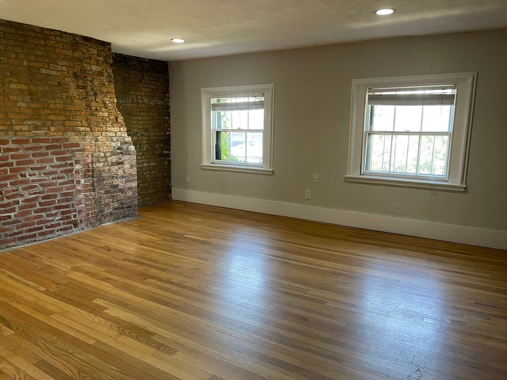 59 Pinckney St #4 photo 3